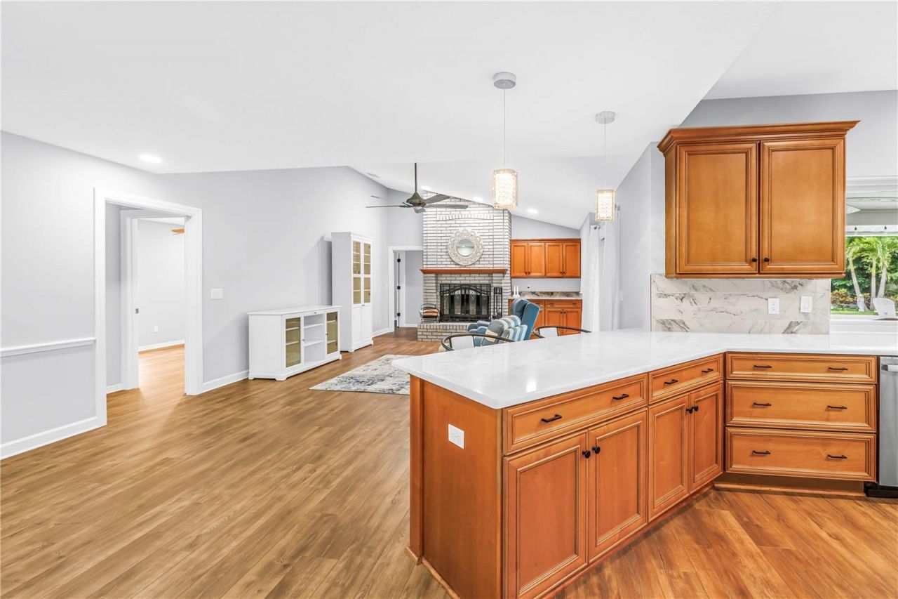 12399 Oaks Lane, Seminole, FL 33772 Photo
