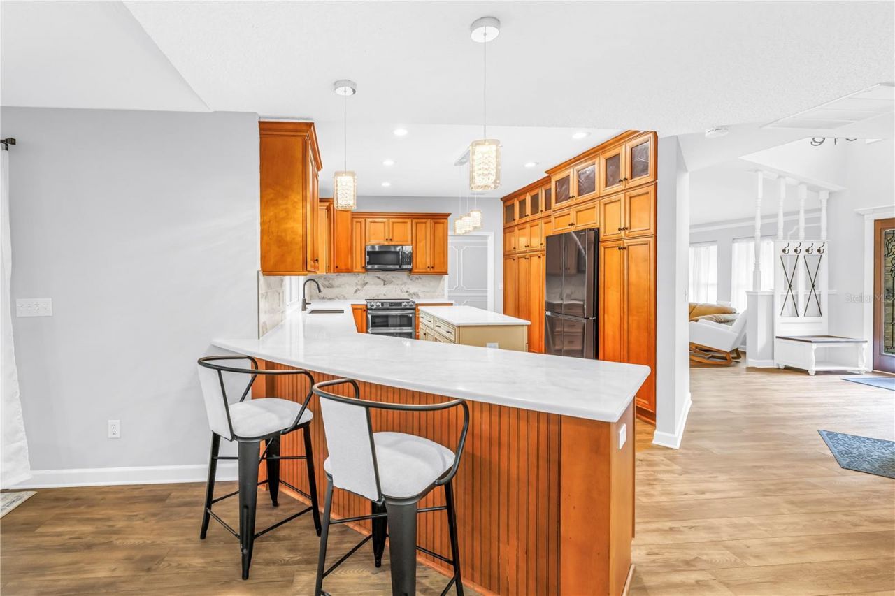 12399 Oaks Lane, Seminole, FL 33772 Photo