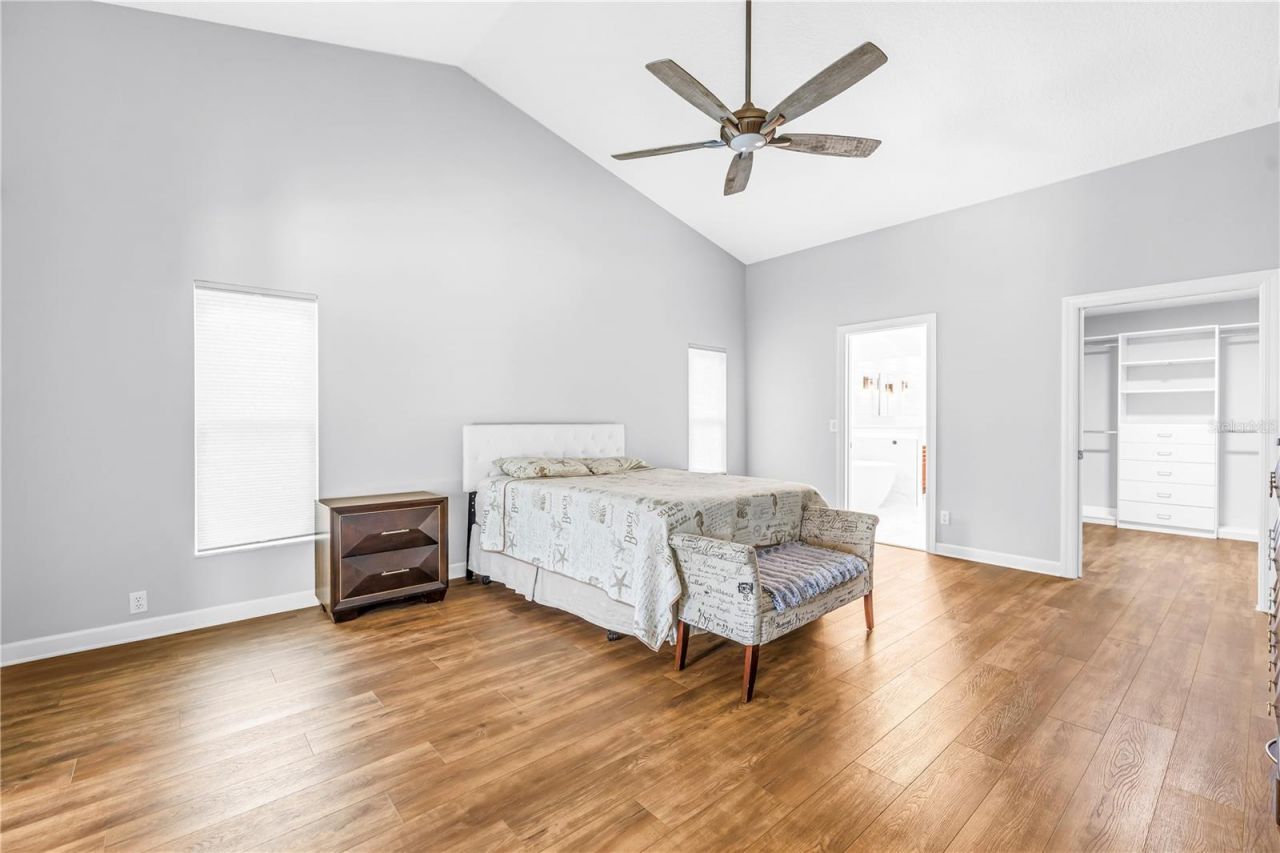 12399 Oaks Lane, Seminole, FL 33772 Photo