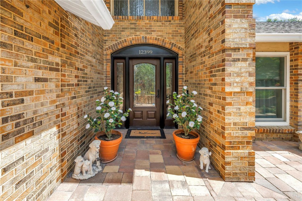 12399 Oaks Lane, Seminole, FL 33772 Photo