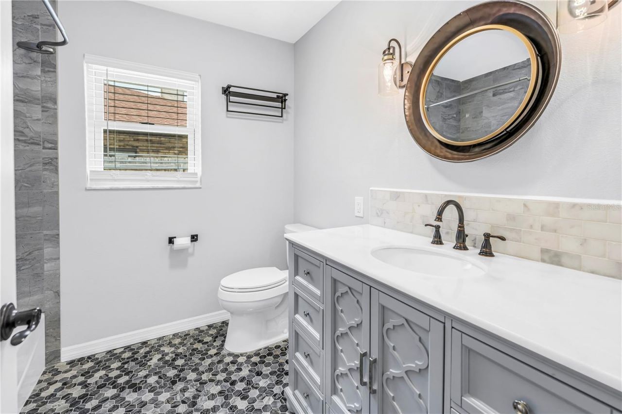 12399 Oaks Lane, Seminole, FL 33772 Photo