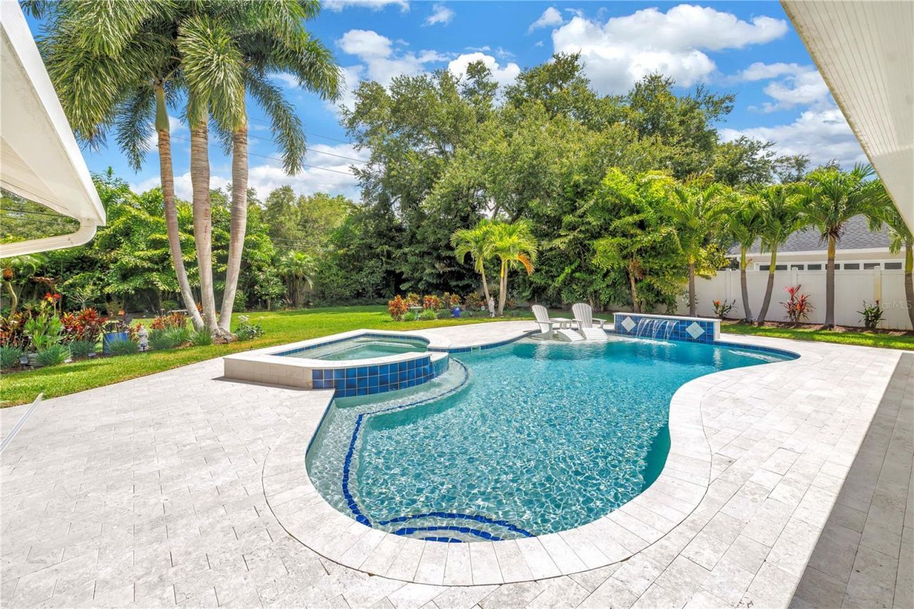 12399 Oaks Lane, Seminole, FL 33772 Photo