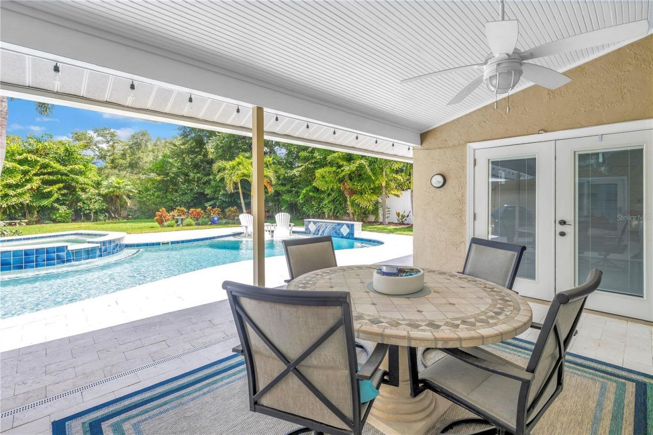 12399 Oaks Lane, Seminole, FL 33772 Photo