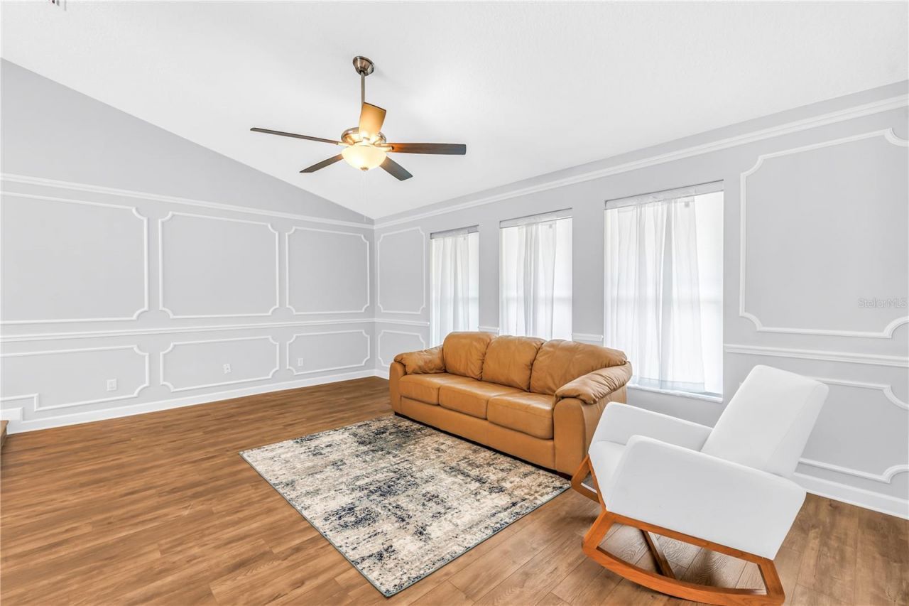 12399 Oaks Lane, Seminole, FL 33772 Photo