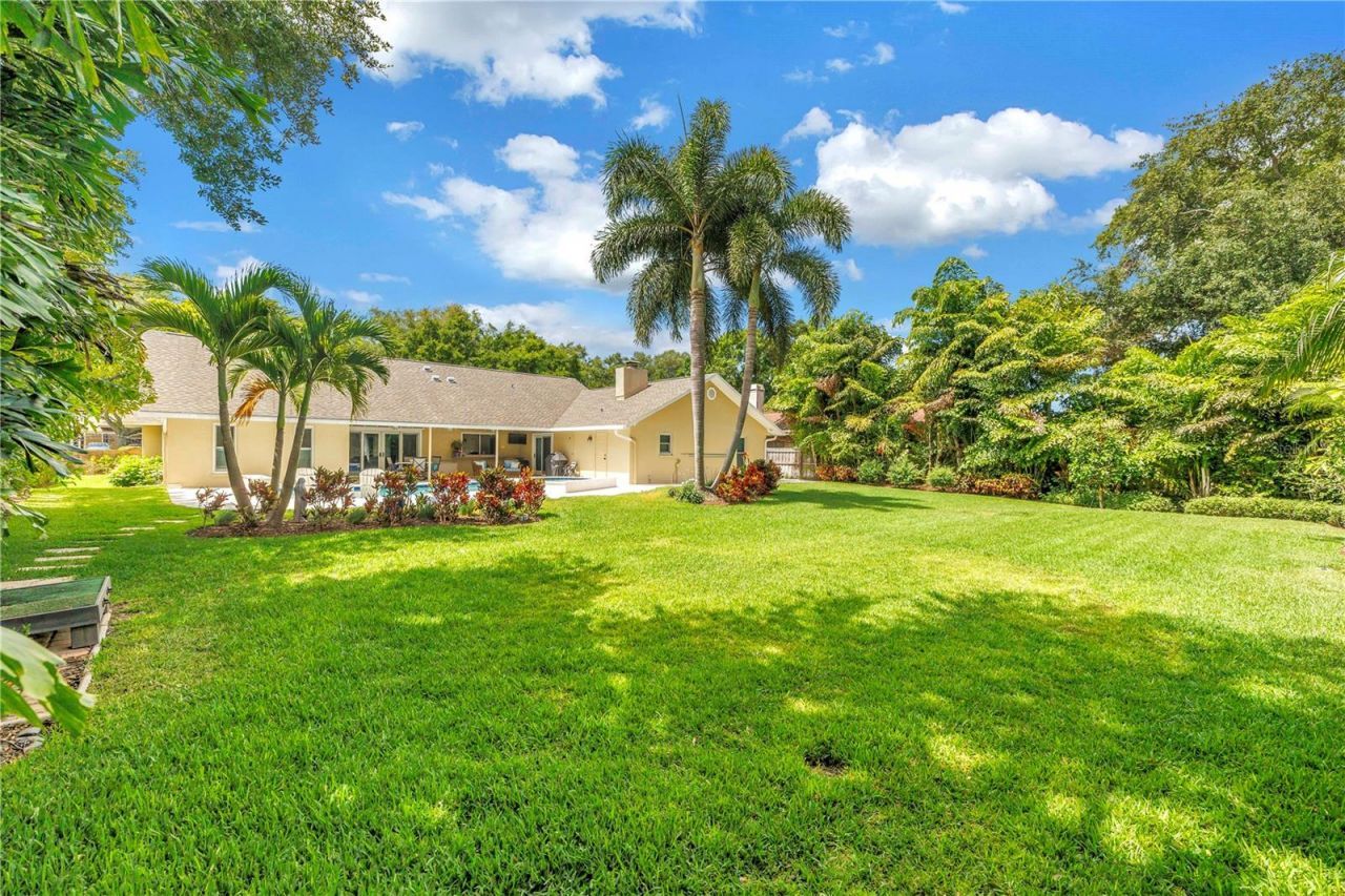 12399 Oaks Lane, Seminole, FL 33772 Photo