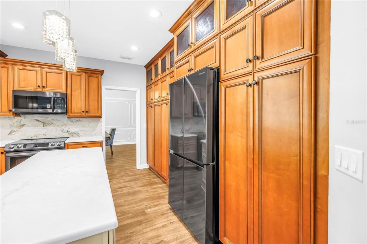 12399 Oaks Lane, Seminole, FL 33772 Photo