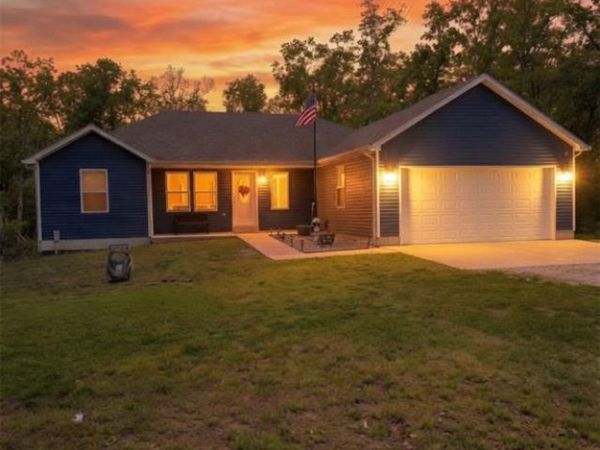 235 Chestnut View , Farmington, MO 63640
