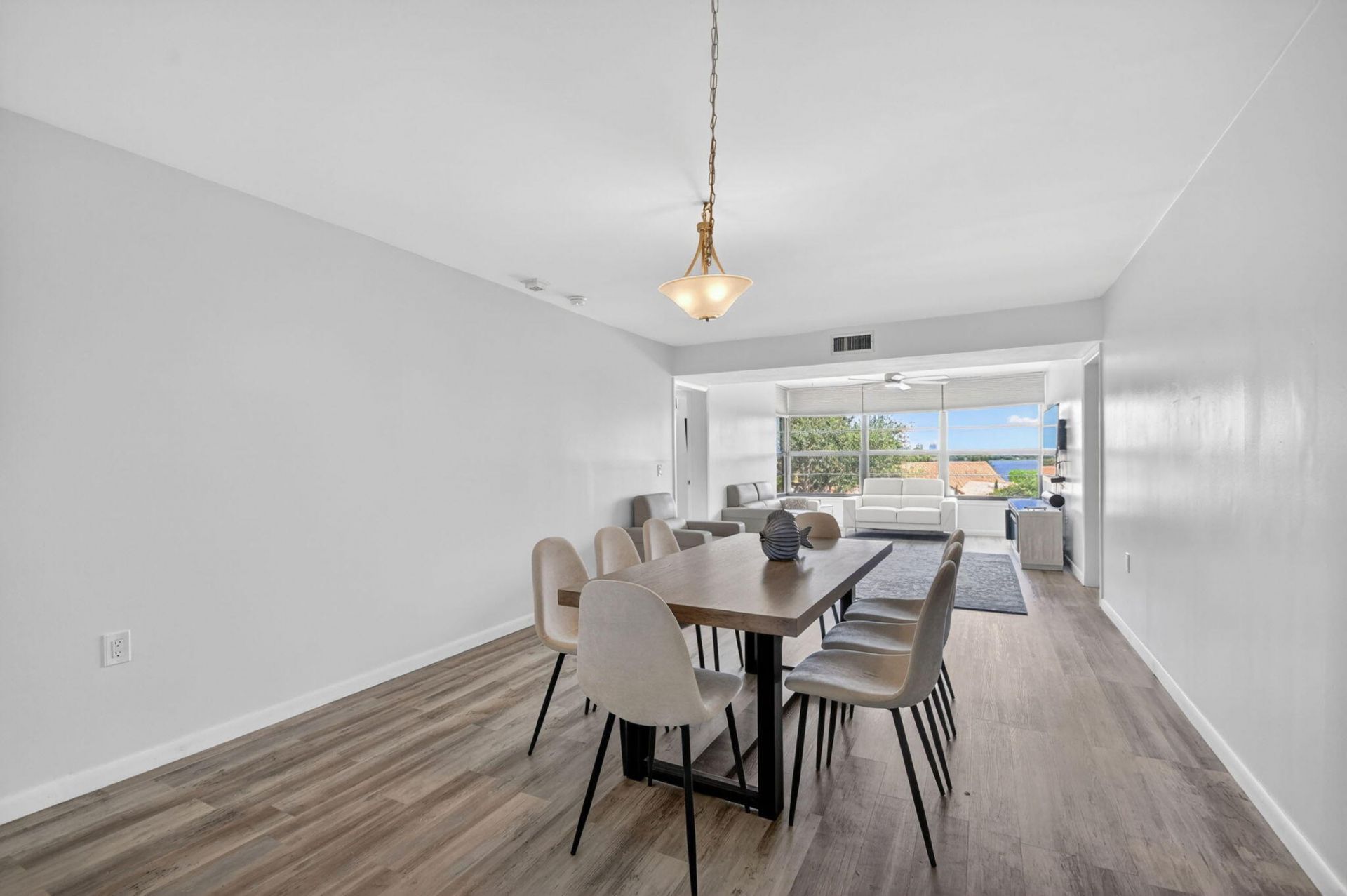 3516 Whitehall Drive, Unit 301, West Palm Beach, FL 33401 Photo
