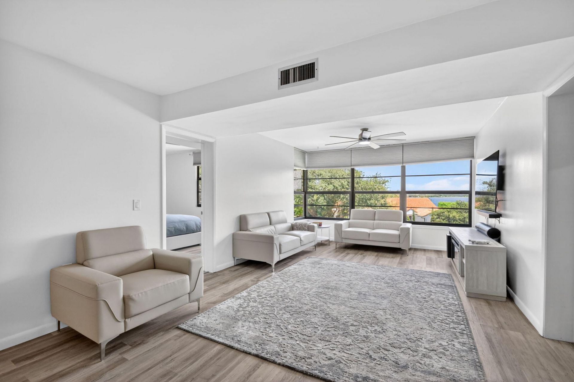 3516 Whitehall Drive, Unit 301, West Palm Beach, FL 33401 Photo