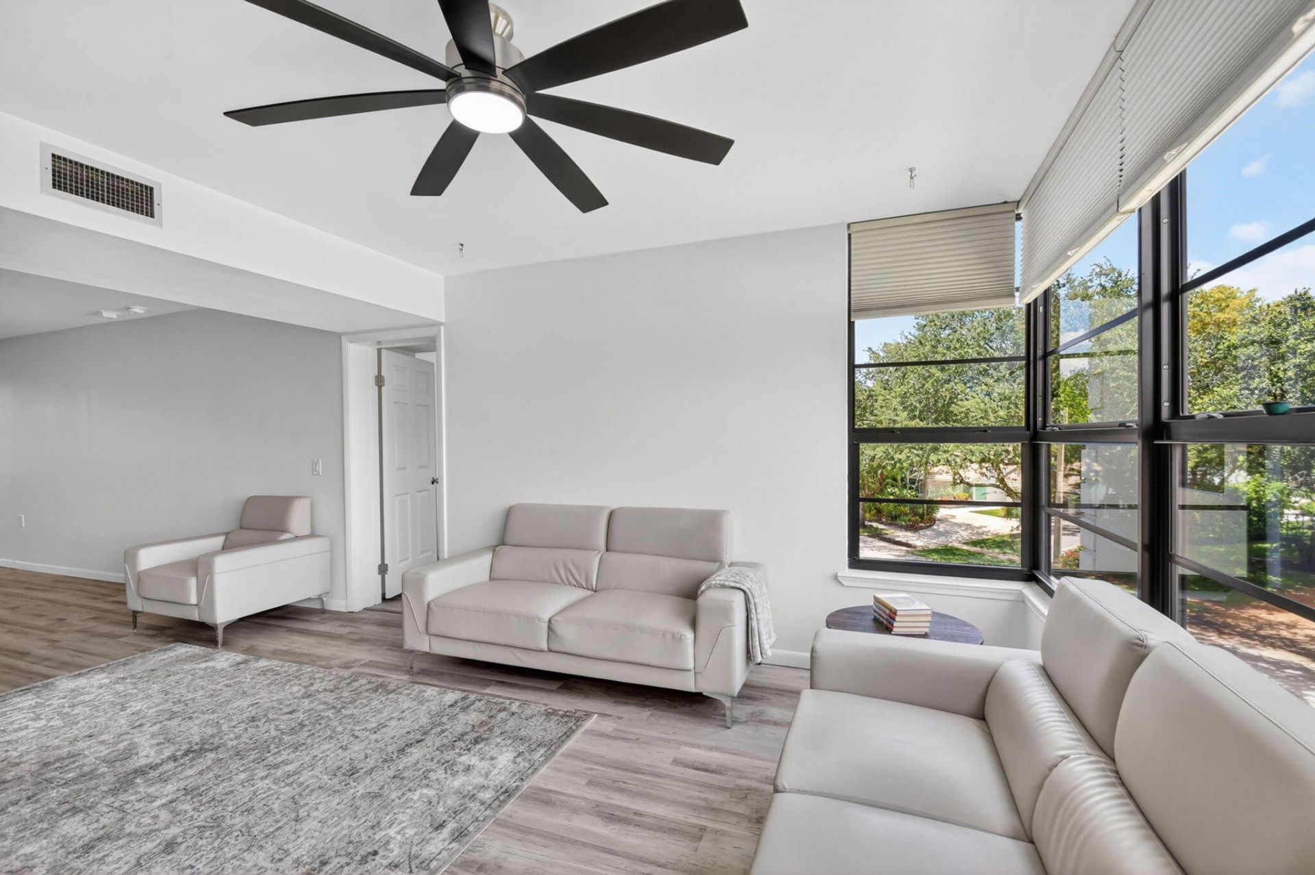 3516 Whitehall Drive, Unit 301, West Palm Beach, FL 33401 Photo