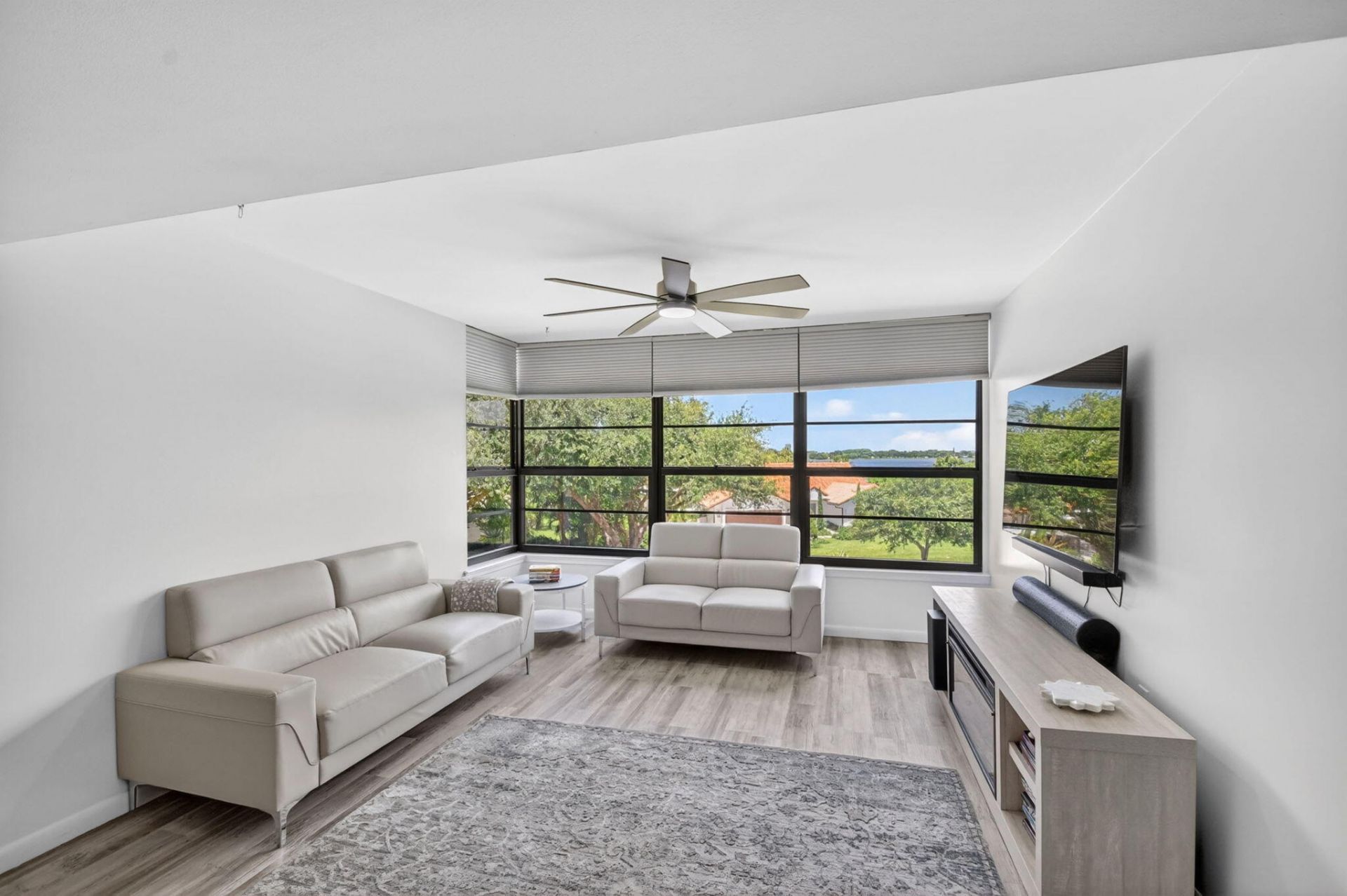 3516 Whitehall Drive, Unit 301, West Palm Beach, FL 33401 Photo