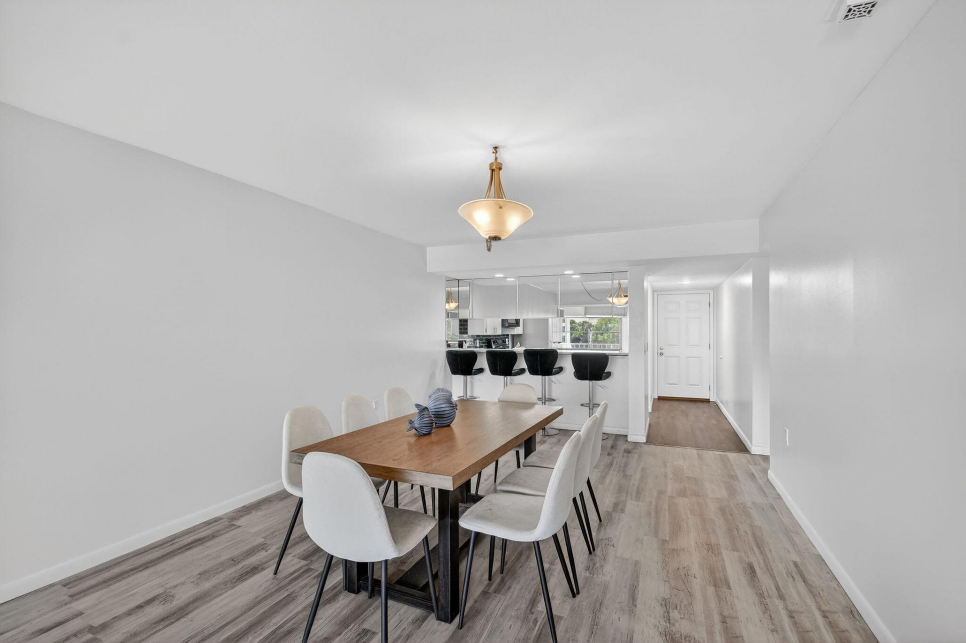 3516 Whitehall Drive, Unit 301, West Palm Beach, FL 33401 Photo
