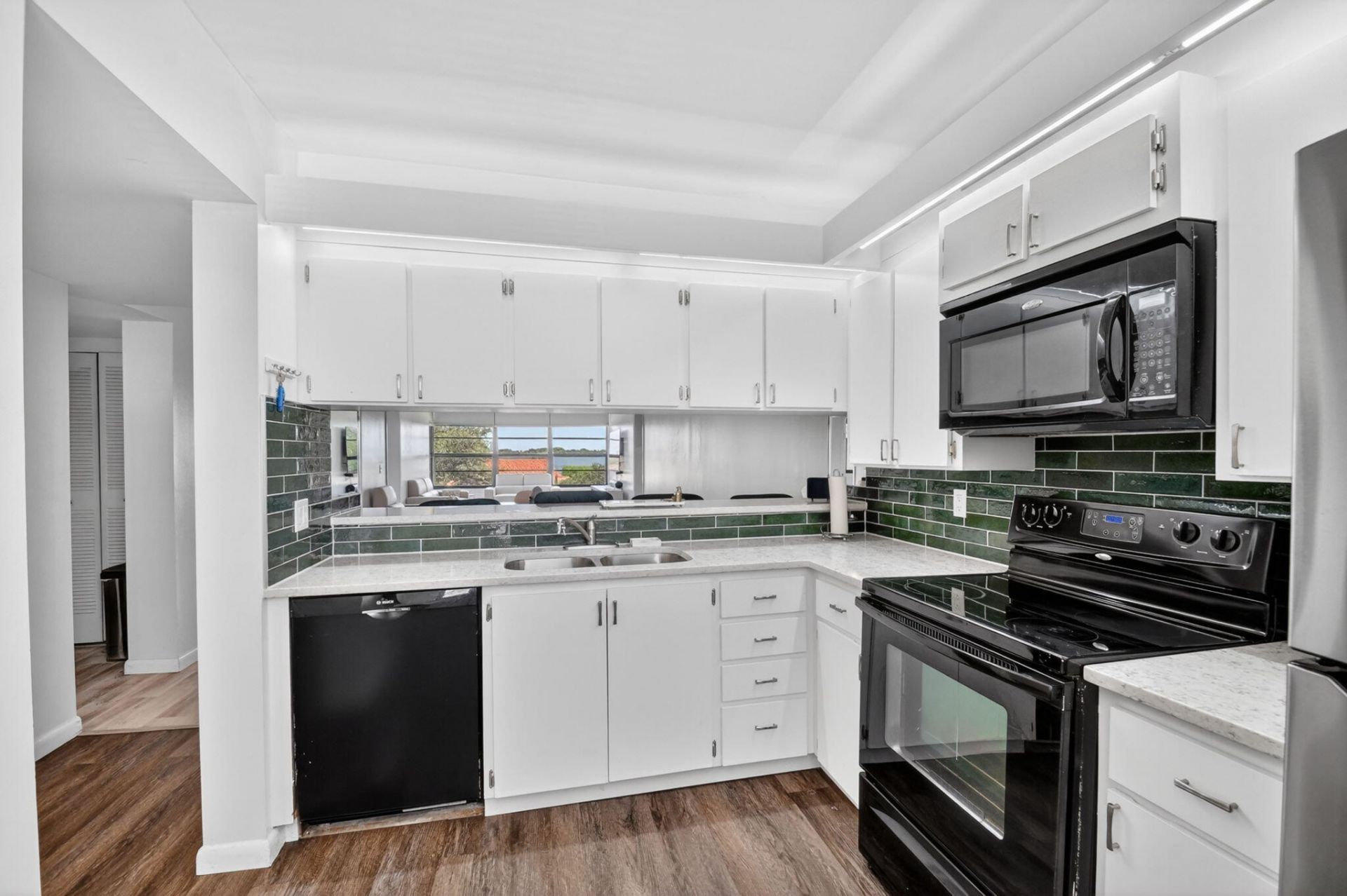 3516 Whitehall Drive, Unit 301, West Palm Beach, FL 33401 Photo