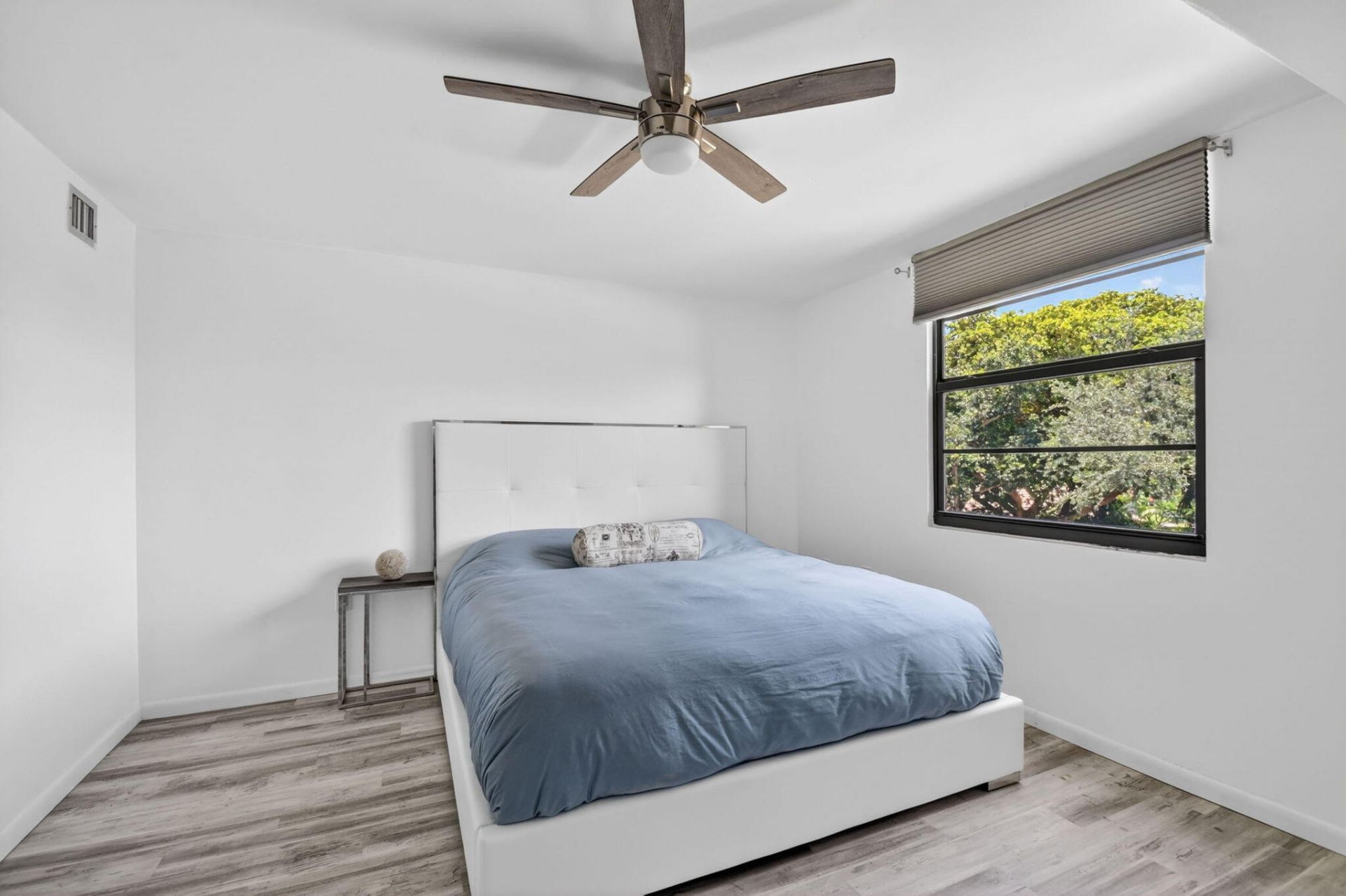 3516 Whitehall Drive, Unit 301, West Palm Beach, FL 33401 Photo