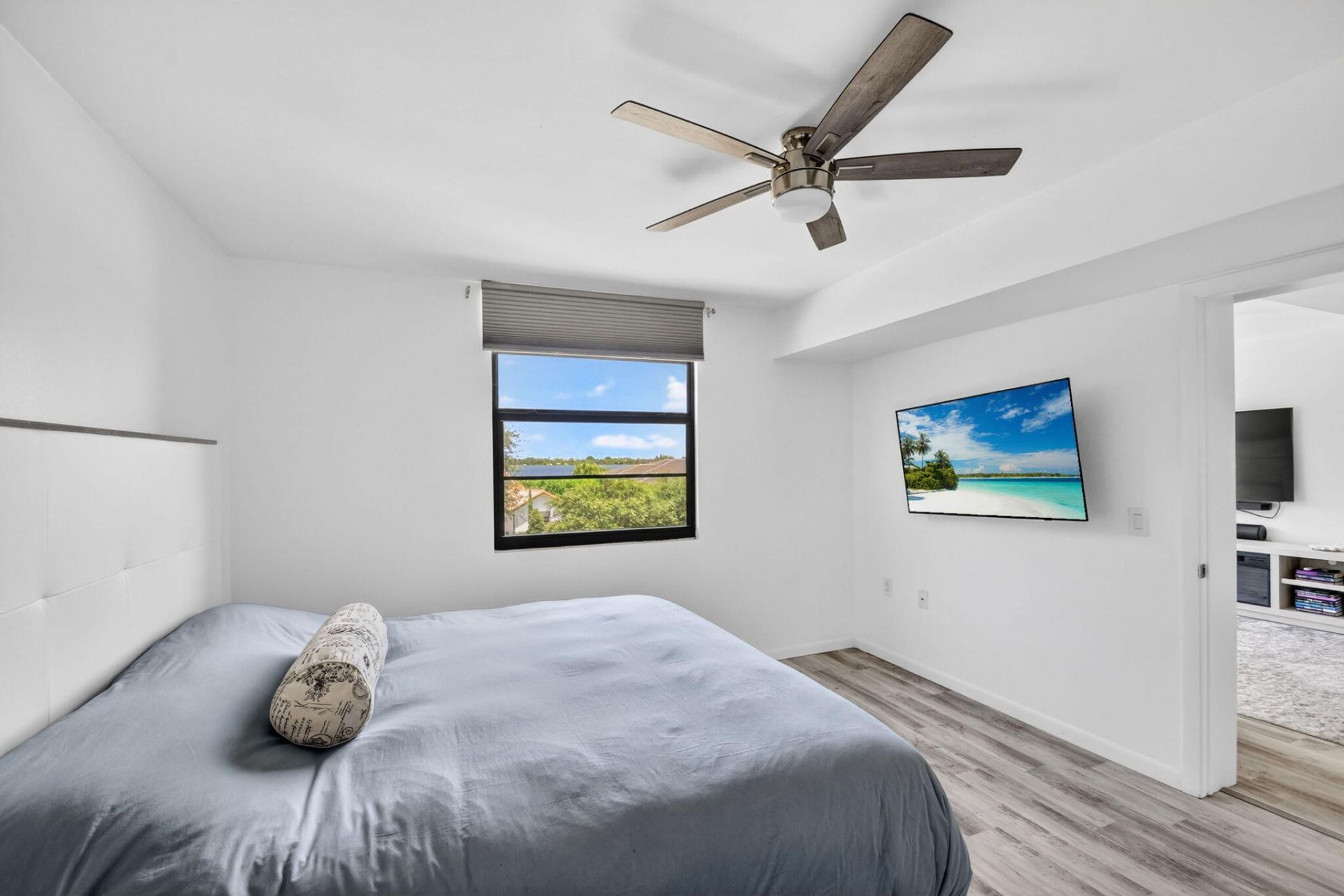 3516 Whitehall Drive, Unit 301, West Palm Beach, FL 33401 Photo