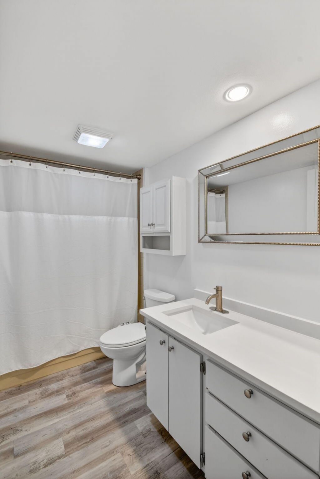 3516 Whitehall Drive, Unit 301, West Palm Beach, FL 33401 Photo