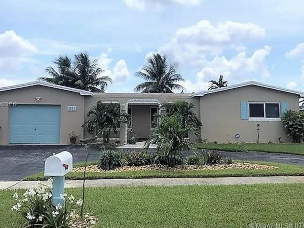 311 NW 93rd Terrace, Pembroke Pines, FL 33024