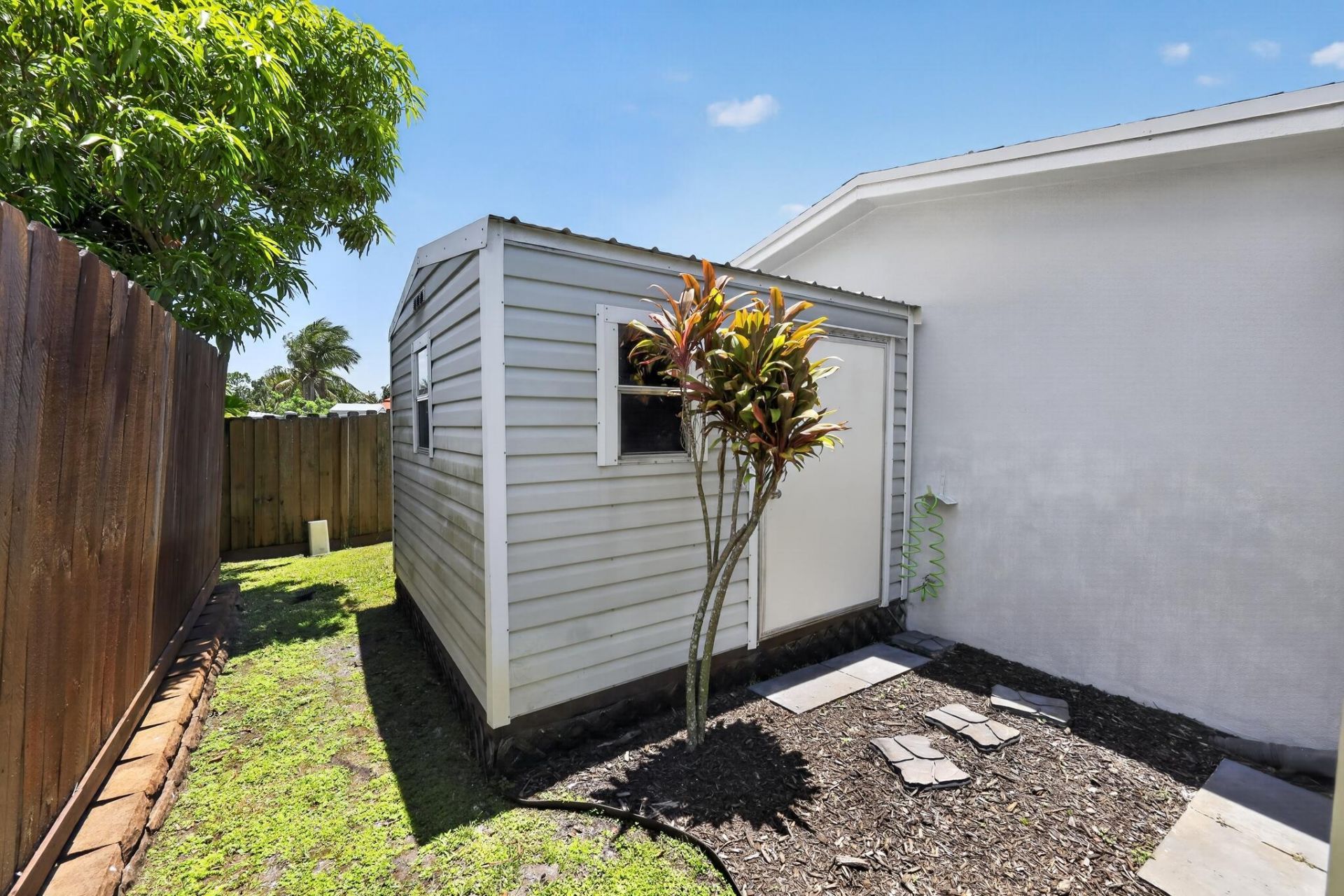 311 NW 93rd Terrace, Pembroke Pines, FL 33024 Photo