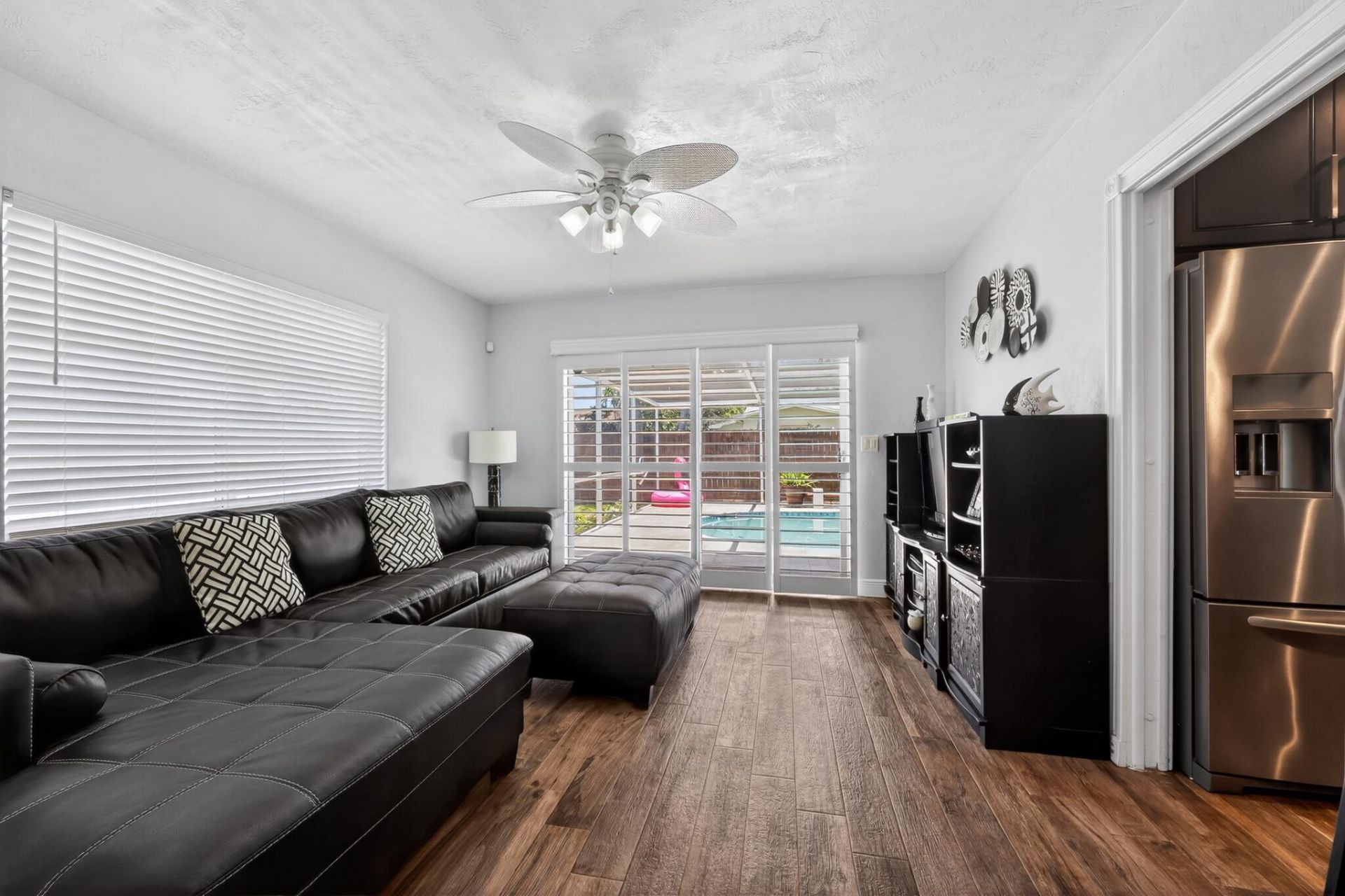 311 NW 93rd Terrace, Pembroke Pines, FL 33024 Photo