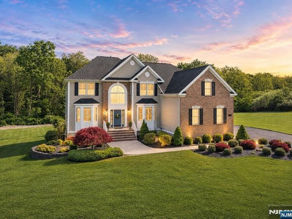 16 Saint Andrews Court, Mount Olive Township, NJ 07836