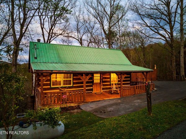 817 Ridgefield Drive, Sevierville, TN 37876