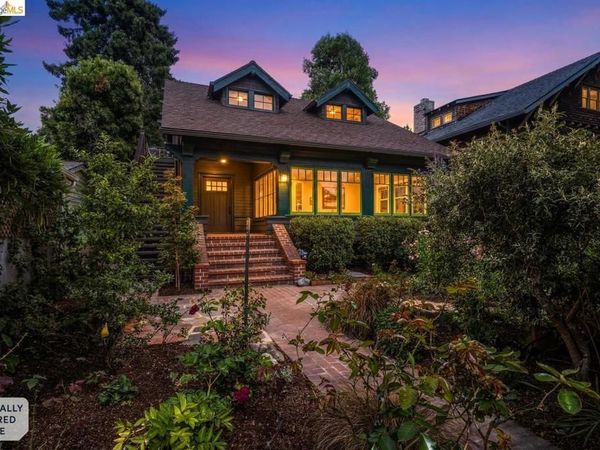 2953 Hillegass Ave, Berkeley, CA 94705