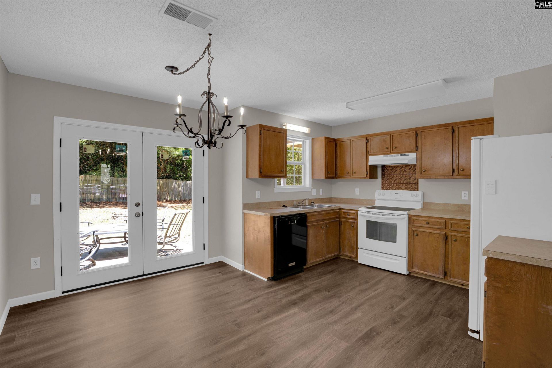900 Watts Hill Road  Photo 12