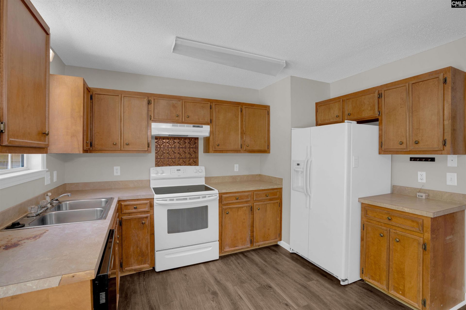 900 Watts Hill Road  Photo 14