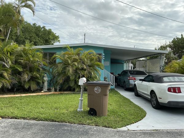 802 N Topaz, KEY LARGO, FL 33037