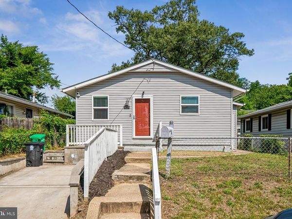 819 CLOVIS AVENUE , CAPITOL HEIGHTS, MD 20743