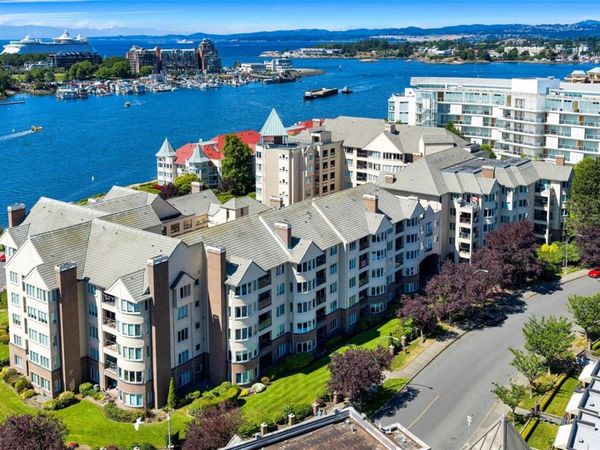 50 Songhees Rd , Unit #204, Victoria, BC V9A 7J4