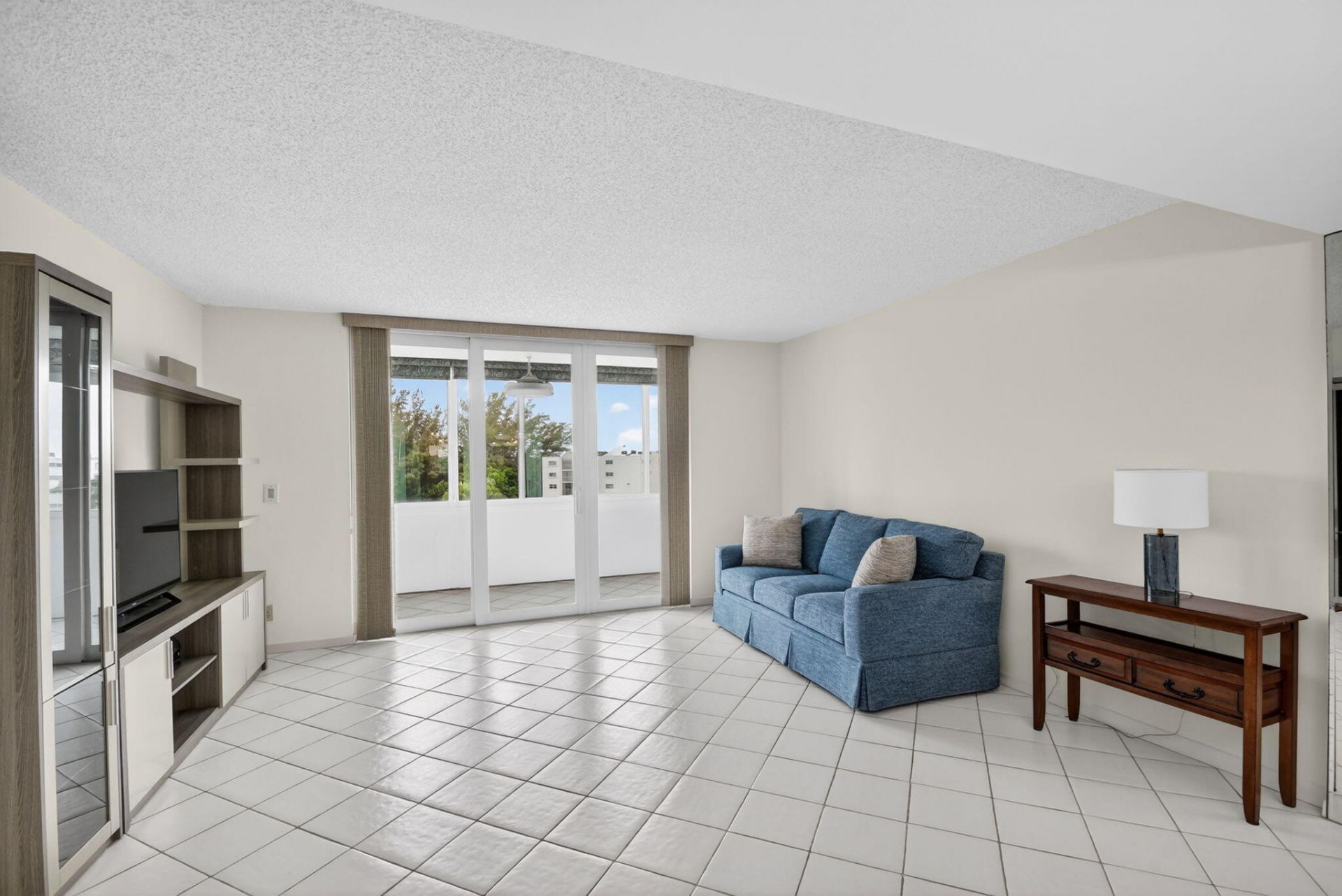 3425 Via Poinciana, Unit 403, Lake Worth, FL 33467 Photo