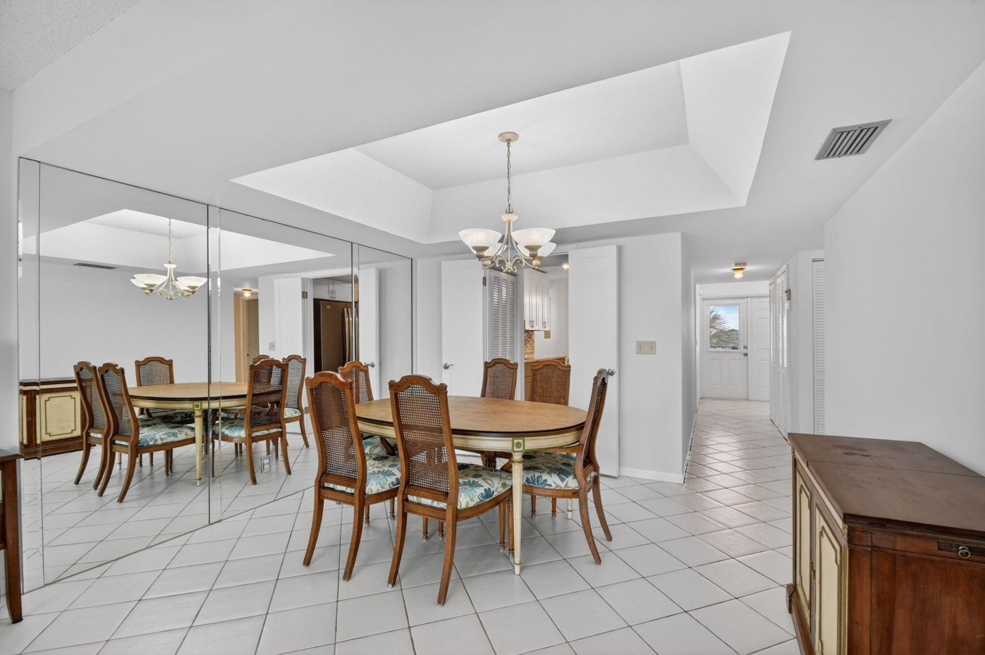 3425 Via Poinciana, Unit 403, Lake Worth, FL 33467 Photo