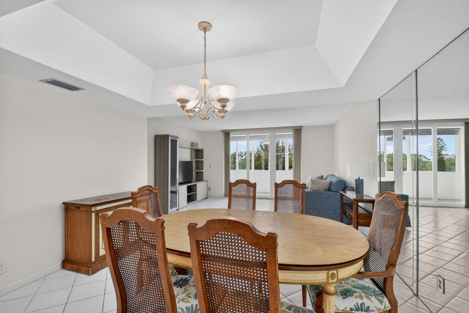 3425 Via Poinciana, Unit 403, Lake Worth, FL 33467 Photo