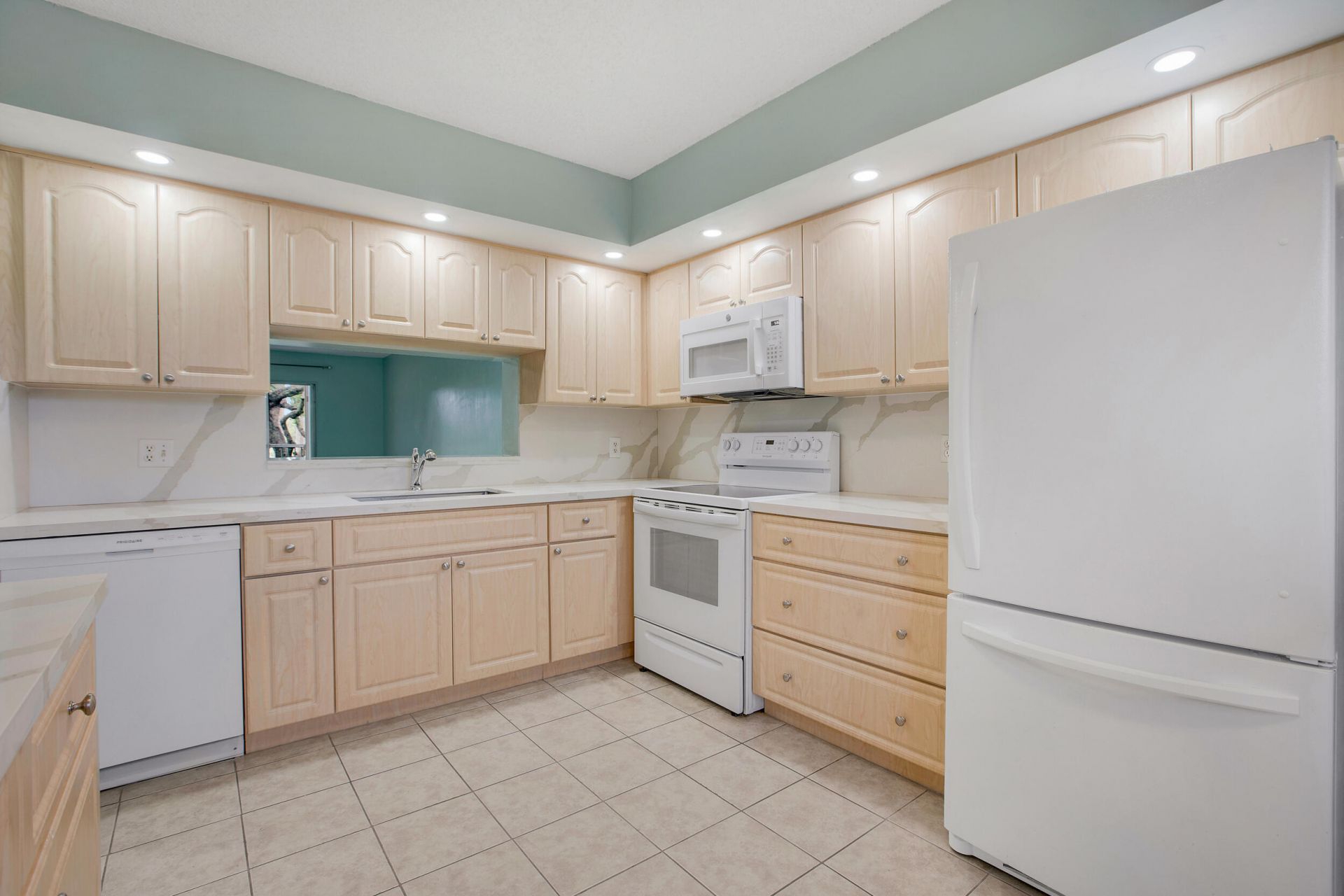 12800 SW 7th, Unit 206g, Pembroke Pines, FL 33027 Photo