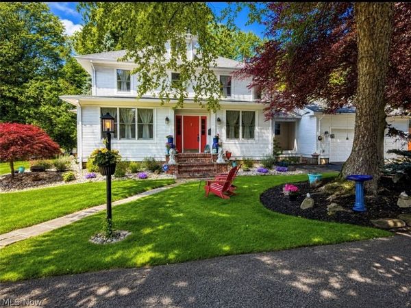 12 Riverside Drive, Poland, OH 44514
