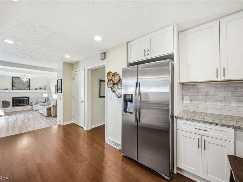 27631 Edgepark Boulevard , North Olmsted, OH 44070 Photo 10