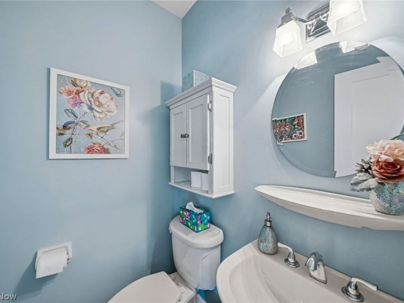 27631 Edgepark Boulevard , North Olmsted, OH 44070 Photo 15