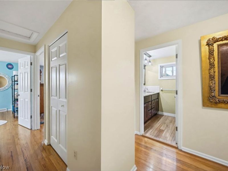27631 Edgepark Boulevard , North Olmsted, OH 44070 Photo 17
