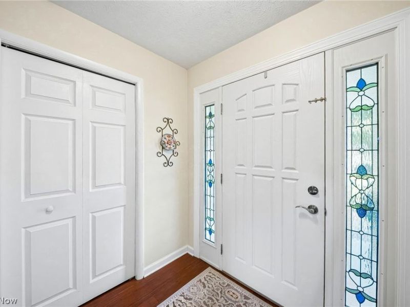 27631 Edgepark Boulevard , North Olmsted, OH 44070 Photo 2