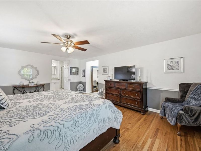 27631 Edgepark Boulevard , North Olmsted, OH 44070 Photo 20