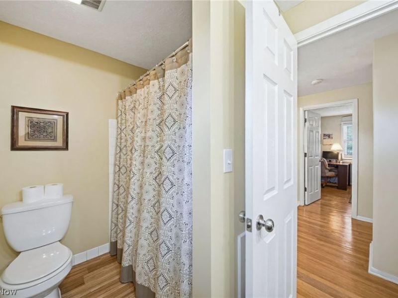 27631 Edgepark Boulevard , North Olmsted, OH 44070 Photo 31
