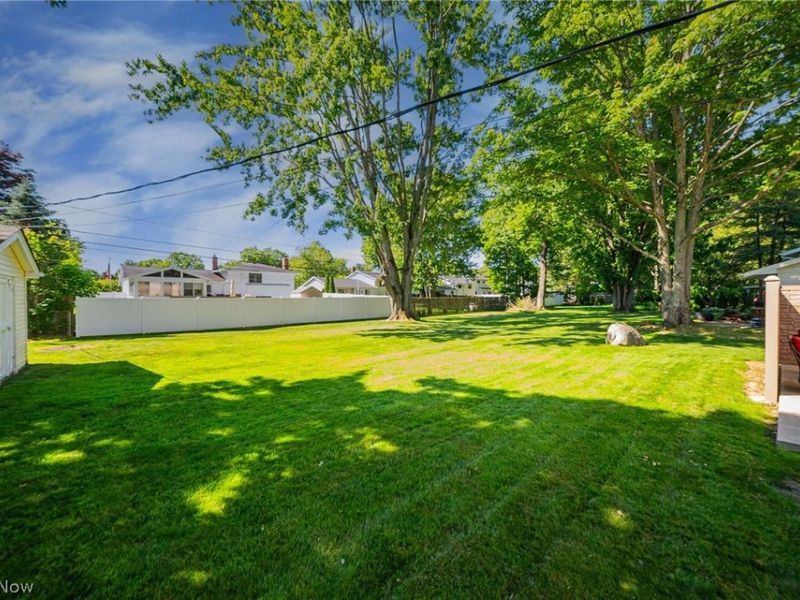 27631 Edgepark Boulevard , North Olmsted, OH 44070 Photo 38