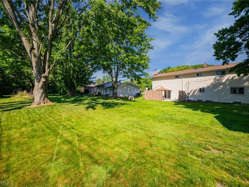 27631 Edgepark Boulevard , North Olmsted, OH 44070 Photo 40