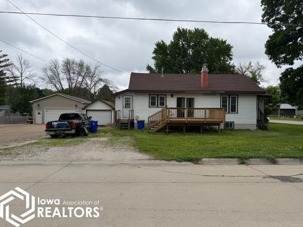 488 3rd Avenue SW, Britt, IA 50423