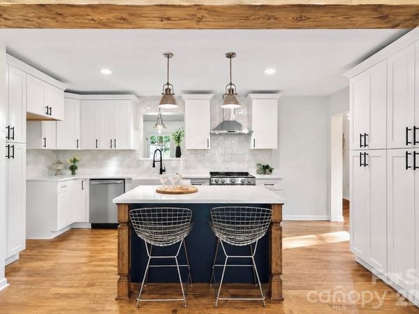 3840 Colebrook Road, Charlotte, NC 28215