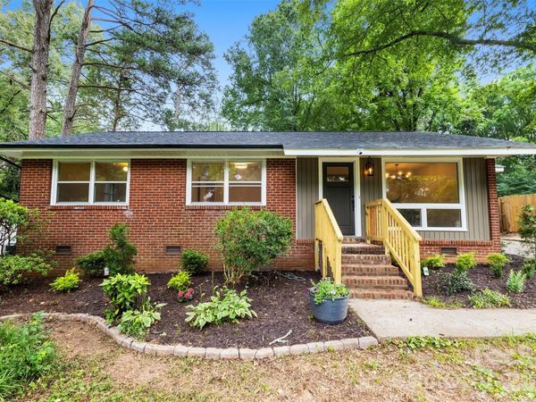 3840 Colebrook Road, Charlotte, NC 28215