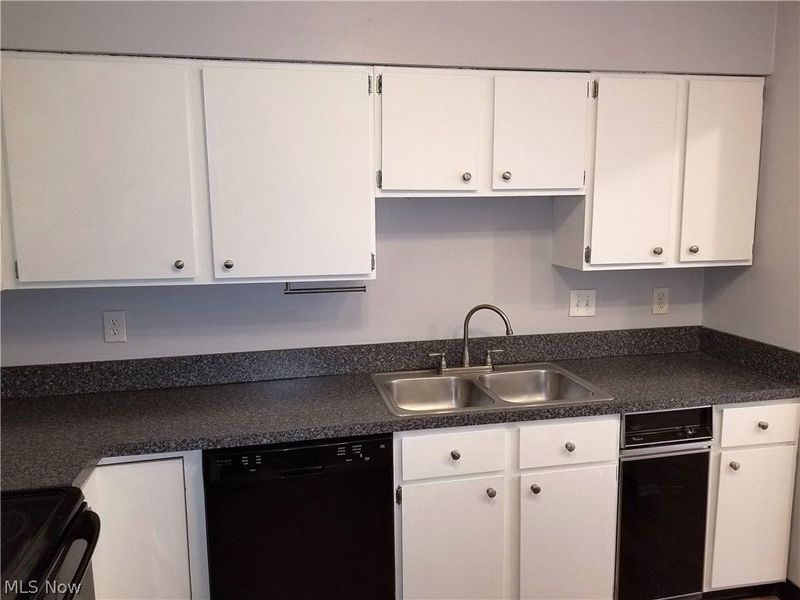 1217 W River Road N, Unit D1, Elyria, OH 44035 Photo 5