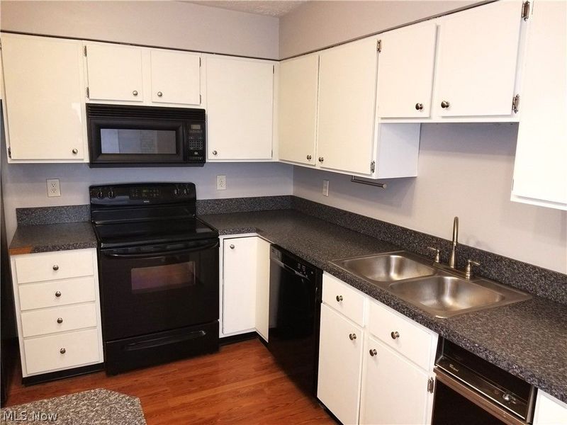 1217 W River Road N, Unit D1, Elyria, OH 44035 Photo 6