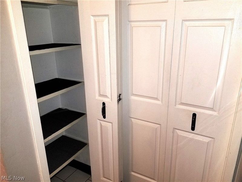1217 W River Road N, Unit D1, Elyria, OH 44035 Photo 8